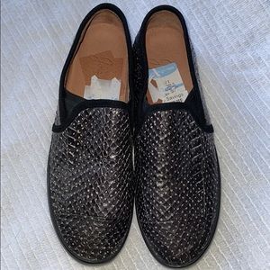 JOIE black Kidmore snakeskin skate sneaker…